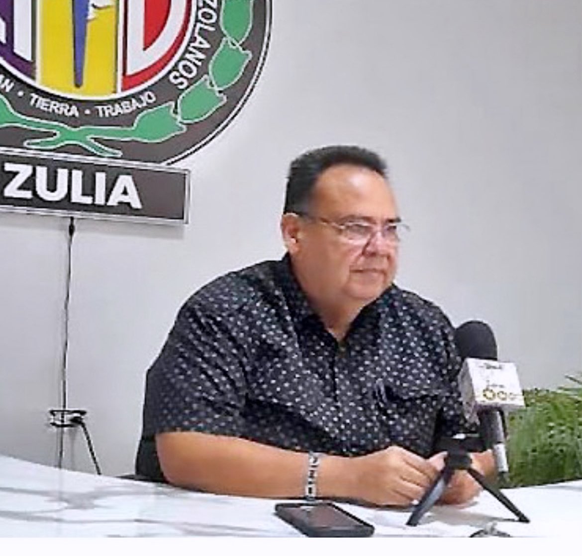 Muy lamentable la noticia del fallecimiento del Dr. Juan Carlos Velazco, médico, líder social zuliano.

Hago llegar mis sentidas palabras de condolencias a todas sus familiares y a todas las personas que de una u otra forma, fueron parte de la vocación de servicio de Juan Carlos