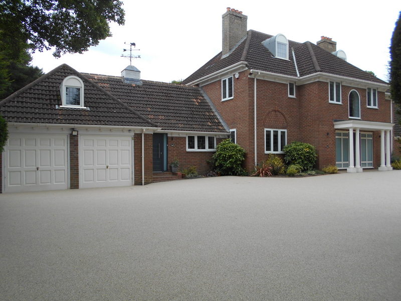 Resin-bound or resin-bonded - what’s the difference?

Our new guide covers it all: cost, drainage, grip, and when to choose each type.

Great for driveways, car parks, paths and more.

🔗 debmatsurfacing.co.uk/blog/resin-bou…

#ResinDriveways #Landscaping #Groundworks #PropertyImprovement