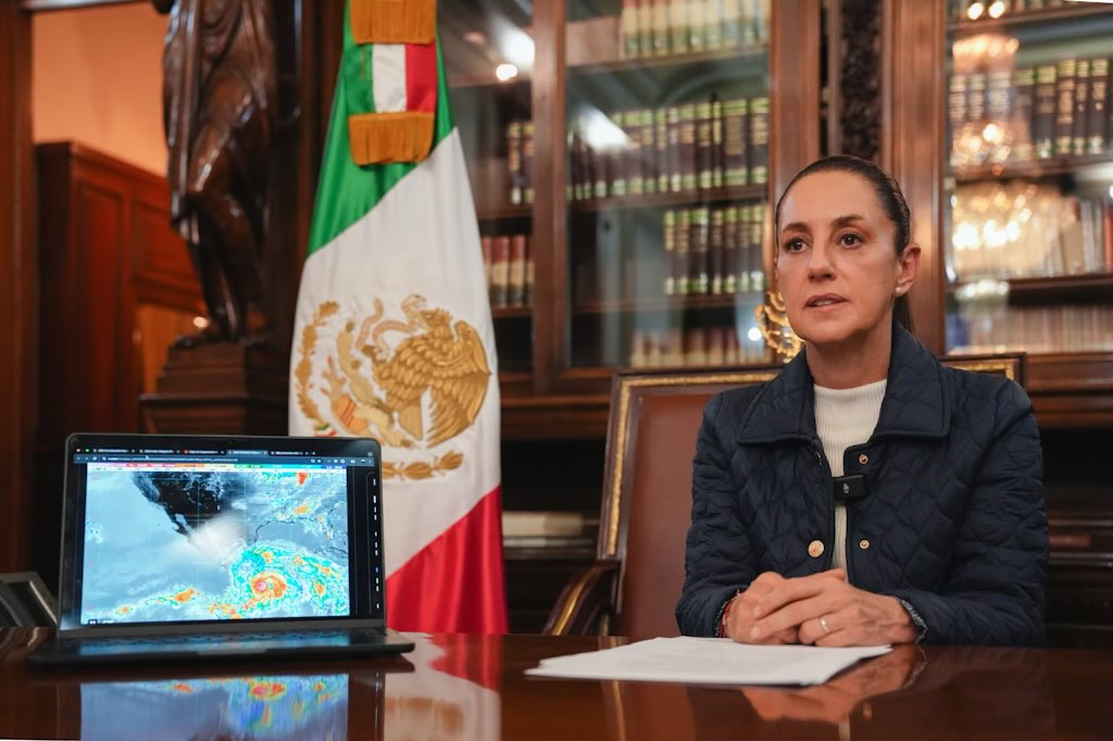 SUSPENDE LA PRESIDENTA CLAUDIA SHEINBAUM SU GIRA POR QUINTANA ROO.

Los daños ocasionados por el 🌬 "Erick" en Oaxaca son prioridad para la presidenta que cambio su gira para ese estado y pospuso su visita a Quintana Roo.