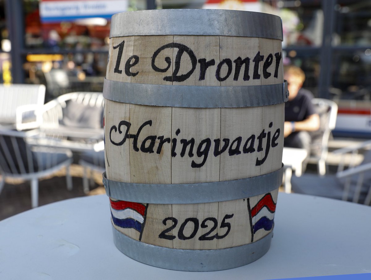Tom Weevers van WeeversNieuwstad Lelystad/ Marknesse is de winnaar van het 1e Haringvaatje 2025 tijdens de Haringparty Dronten! 
De opbrengst van de Haringparty van € 22.500,- gaat naar drie lokale goede doelen.