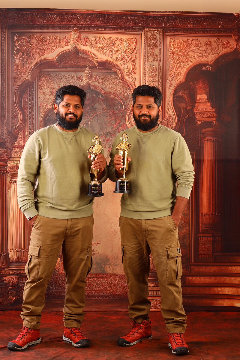 anbariv's tweet image. விகடனுக்கு நன்றி @CinemaVikatan ❤️

Thank you so much @ikamalhaasan sir #Mahendran sir @Siva_Kartikeyan sir and @Rajkumar_KP for #Amaran