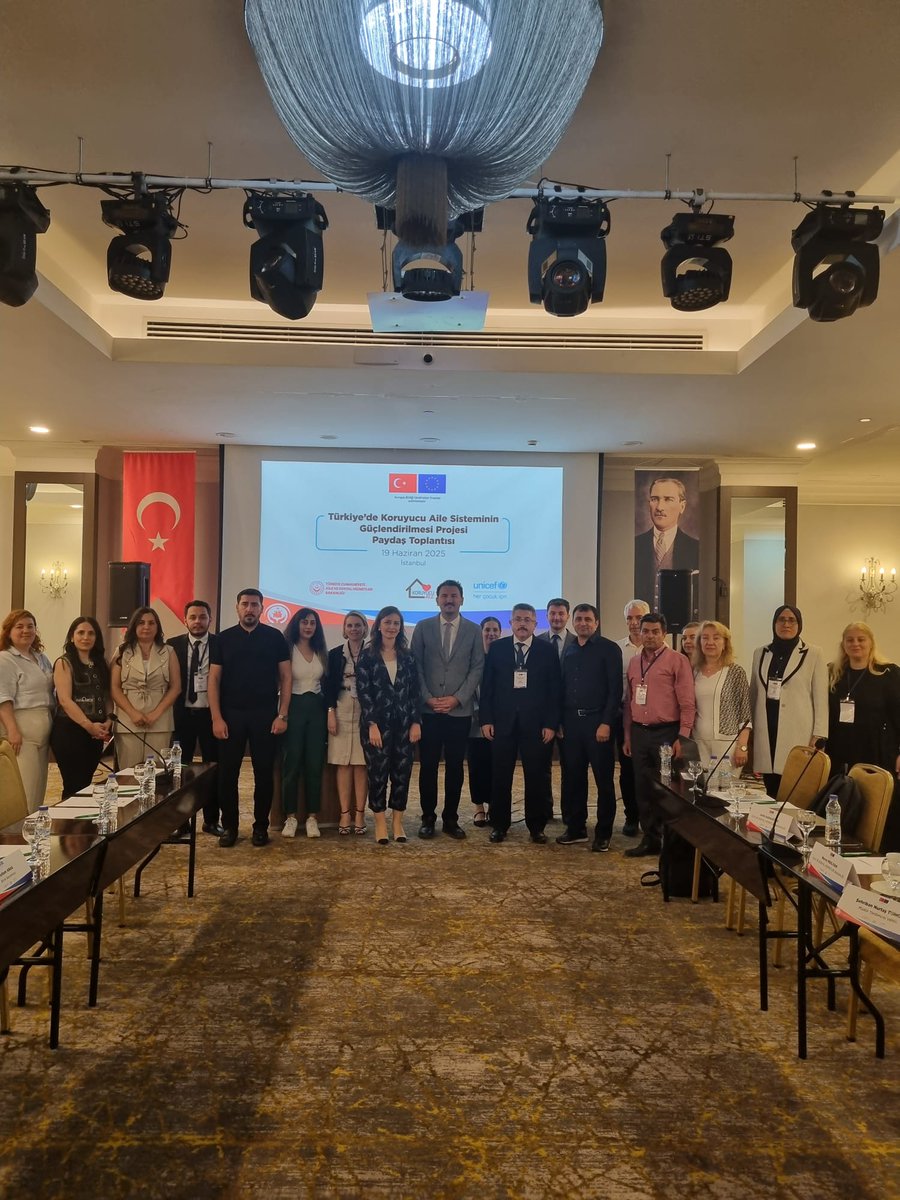 hasgul71's tweet photo. Türkiye'de Koruyucu Aile Sisteminin Güçlendirilmesi Projesi kapsamında İstanbul Vali Yardımcımız Sn. @mehmetsulunn'ü ziyaret ettik. Paydaşlarla koordinasyon programı kapsamında 2 gün süren toplantı ve eğitimimizi tamamladık. Çocuklarımız için hayırlara vesile olsun inşallah. https://t.co/SEcIJeRcZ8