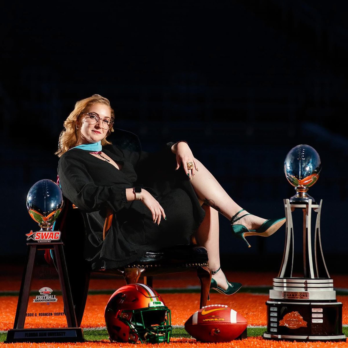 Western PA Sports Blog (@westpasports) on Twitter photo Madi Buckley highlights her time as a collegiate swimmer, moving to Florida to pursue her passion in sports dietetics, and her recent career move to Florida International University.
Learn about her path👇🏊♀️🍎
📸: <a href="/FIUAthletics/">FIU Athletics</a> x KMD Studios
linktr.ee/WesternPASport… Madi Buckley highlights her time as a collegiate swimmer, moving to Florida to pursue her passion in sports dietetics, and her recent career move to Florida International University.
Learn about her path👇🏊♀️🍎
📸: <a href="/FIUAthletics/">FIU Athletics</a> x KMD Studios
linktr.ee/WesternPASport…
