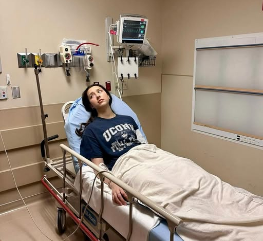 PHWorg's tweet image. On June 2, Julieta was shocked 4x by her ICD due to a technician error. She dropped to the sidewalk, calling 911 while cars just passed her by.

This wasn’t SCA—but it could’ve been. Do for someone what you’d want others to do for your loved one. @survivingsca #CallPushShock