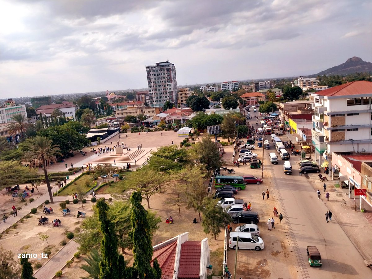 Usimruhusu shemeji yetu aende kupaka rangi kucha hayo maeneo