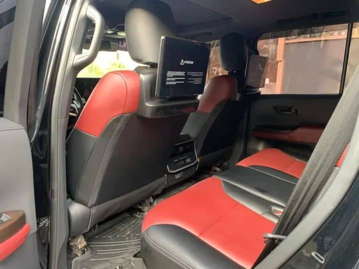 JojoAutos's tweet image. UPDATE ‼️UPDATE ‼️UPDATE‼️
HAPPY WEEKEND EVERYONE ❤️
FOR SALE:- Bought brandnew and very neatly used in Nigeria 2024 Toyota Landcruiser GR-SPORT edition SUV
Price:-178M
Location Lagos Nigeria
only for serious buyers only
