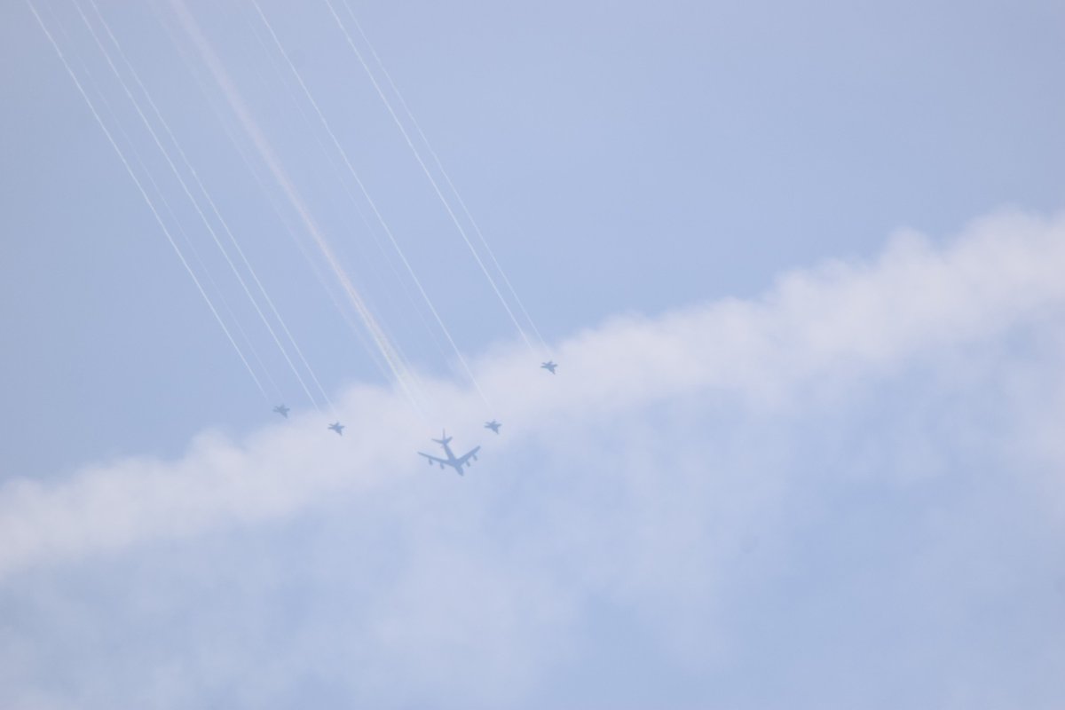 10 of the 12 USAF F-22 Raptor 5th generation fighters from the 1st Fighter Wing based at Langley Air Force Base have departed RAF Lakenheath in Suffolk with tanker support for their onward deployment towards the Middle East theatre of operations #AvGeek #RadioGeek #MilMonWorld