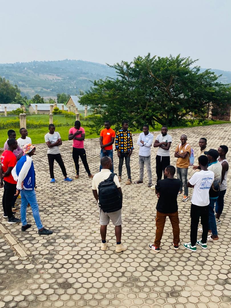Ku bufatanye n'umufatanyabikorwa <a href="/rungano_ndota/">Rungano_Ndota Initiative</a> mu Kigo cy'Urubyiruko hahuriye urubyiruko 20 rwavuye IWAWA bahabwa ubujyanama ku mikorere ibateza imbere nyuma y'uko bavuye kugororwa na <a href="/nrs/">成瀬</a>. Bari guherekezwa muri gahunda ya "reintegration". Turashimira Ubufatanye @RwandaLocalGo
