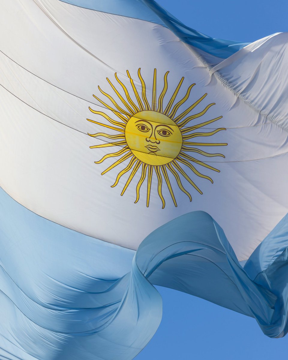 agostini____'s tweet image. Porque tenemos la mejor bandera y el mejor prócer de la historia.