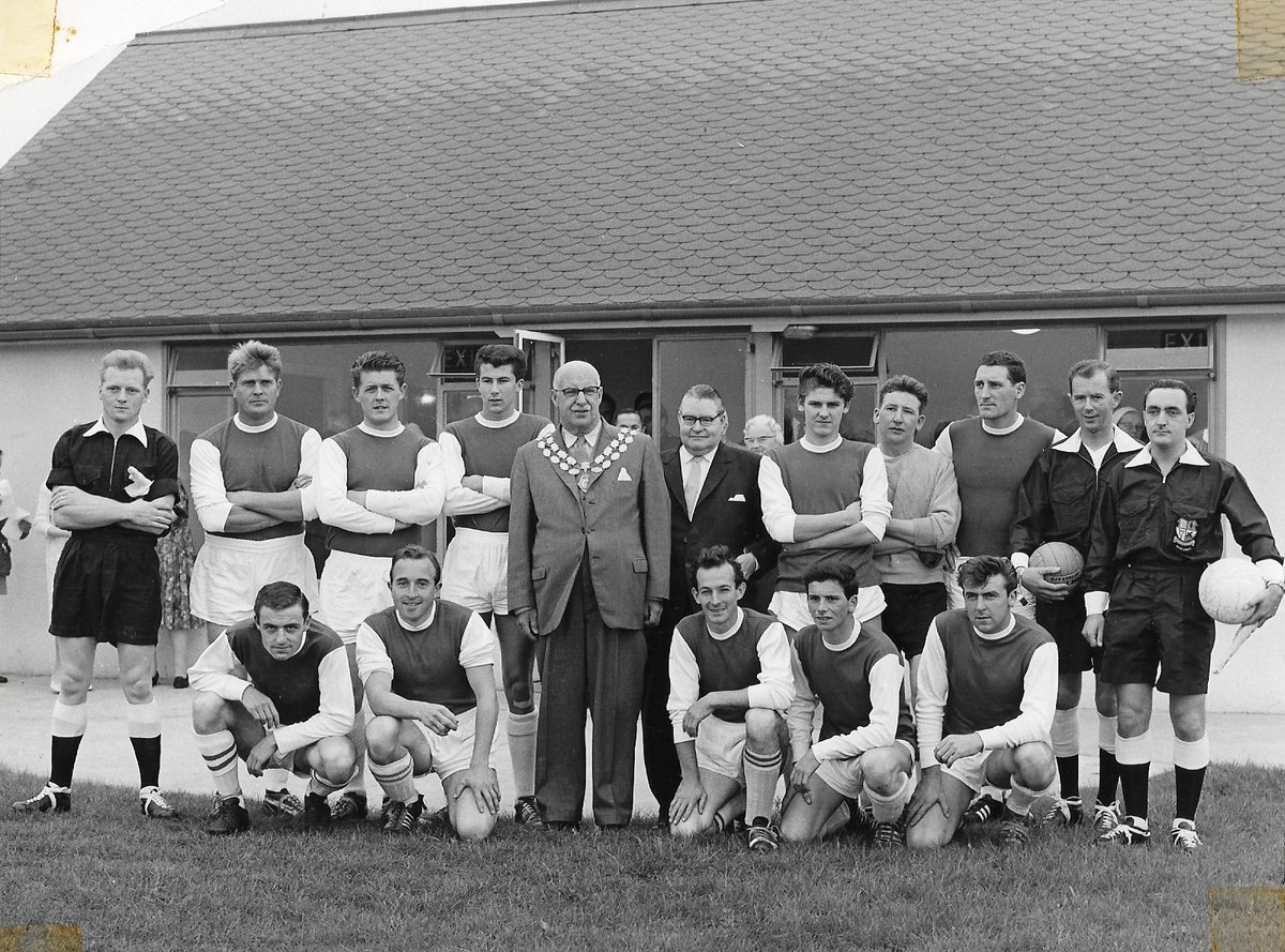 exwickclive's tweet image. Today we remember JOHN CHITTENDEN former @OfficialECFC U18's & legendary goal scoring skipper @ExmouthTown_FC playing @DevonExeterLge still playing in his mid-forties after Exmouth had joined the @_WesternLeague_. John left the field of play this day 2021.
RIP JOHN ⭐️⭐️⭐️⭐️⭐️