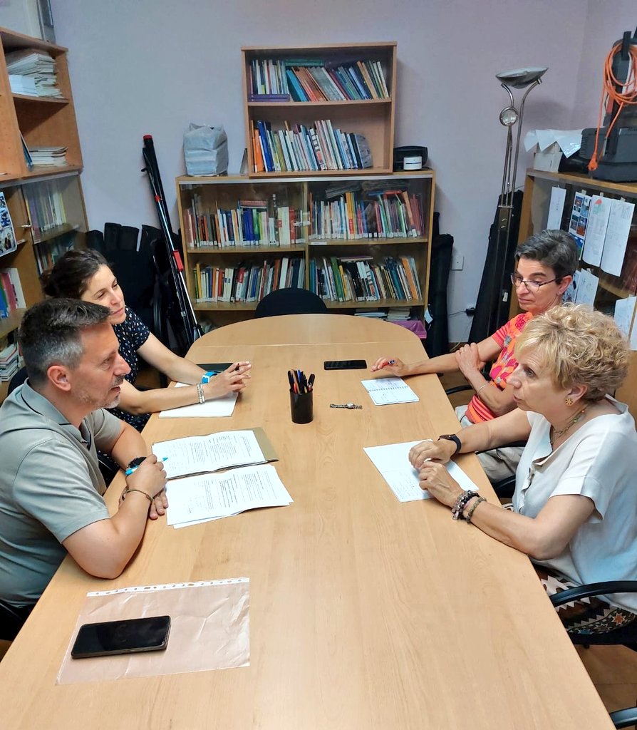 Laura Abella tweet media