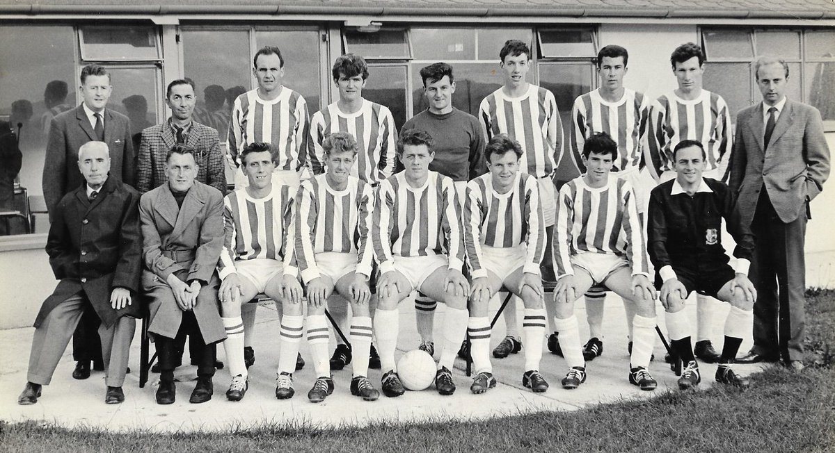 exwickclive's tweet image. Today we remember JOHN CHITTENDEN former @OfficialECFC U18's & legendary goal scoring skipper @ExmouthTown_FC playing @DevonExeterLge still playing in his mid-forties after Exmouth had joined the @_WesternLeague_. John left the field of play this day 2021.
RIP JOHN ⭐️⭐️⭐️⭐️⭐️