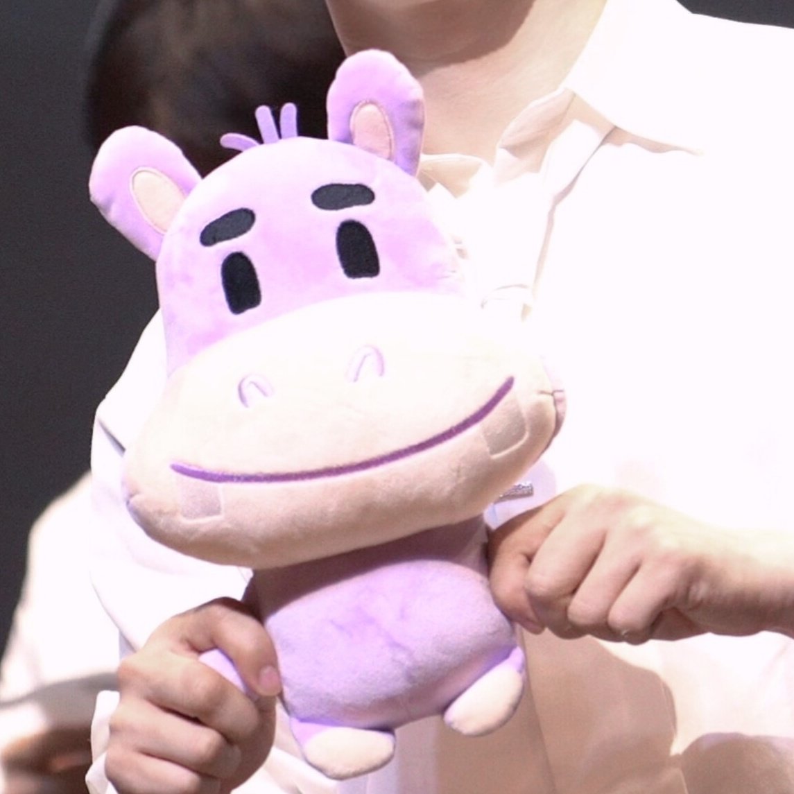 ddun_flying's tweet image. 250620 애플뮤직 팬싸 

얘들아 너희 하망이 귀가 어떠케 생겼는지 아닝 
머리카락 3가닥 잊지 말기 ㅠ‿ㅠ

#유회승 #엔플라잉 #NFlying