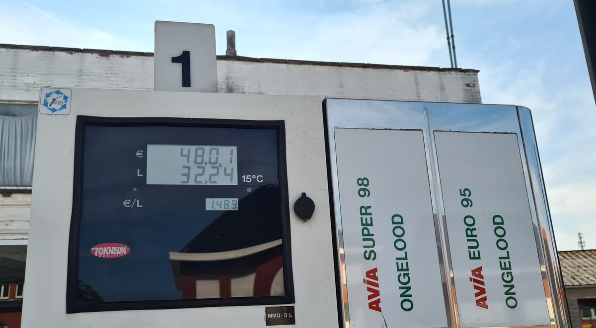 Niet meer tanken in Nederland!!!! Vandaag weer een paar litertjes erbij gegooid in Lille (Antwerpen). Scheelt weer een hoop centen.