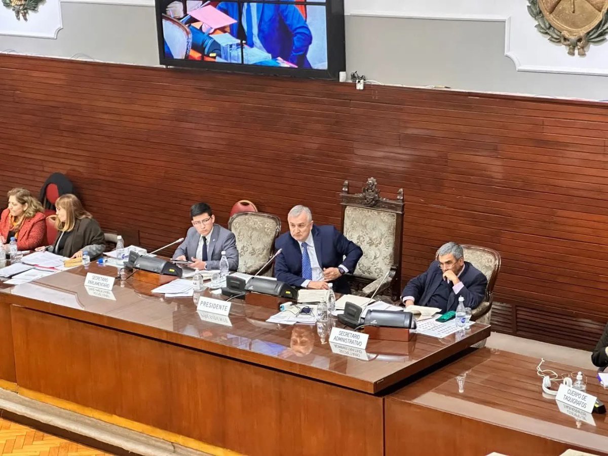 DAntueneDario's tweet photo. 🇦🇷A 2 años de la reforma constitucional en Jujuy: lo que hoy genera escándalo en la Nación, acá ya está resuelto.
Con decisión y coraje político, @GerardoMorales impulsó una reforma que puso a Jujuy adelante en la lucha contra la corrupción, el autoritarismo y los privilegios
👇 https://t.co/dJQINhNppG