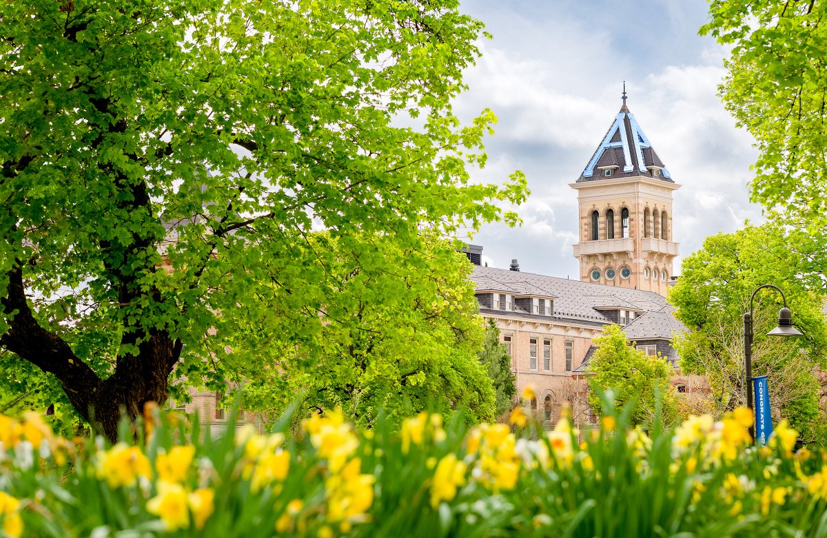 USUGymnastics's tweet image. ☀️ Hello, Summer! 🌿
The first day of summer has arrived, and there’s no better place to soak it all in than on the beautiful campus of Utah State University! 💙
#AggiesAllTheWay