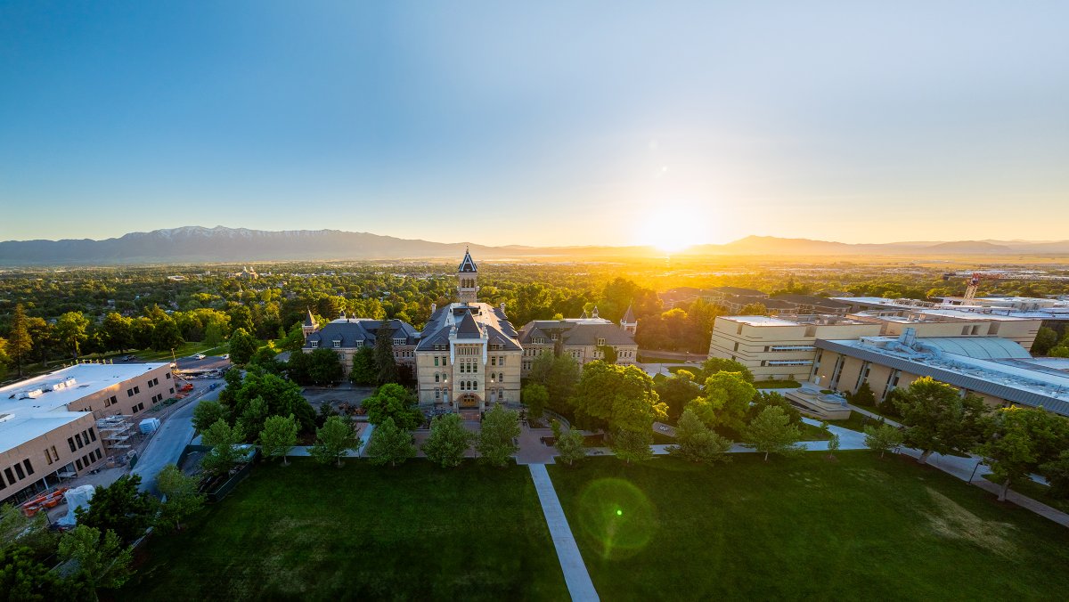 USUGymnastics's tweet image. ☀️ Hello, Summer! 🌿
The first day of summer has arrived, and there’s no better place to soak it all in than on the beautiful campus of Utah State University! 💙
#AggiesAllTheWay