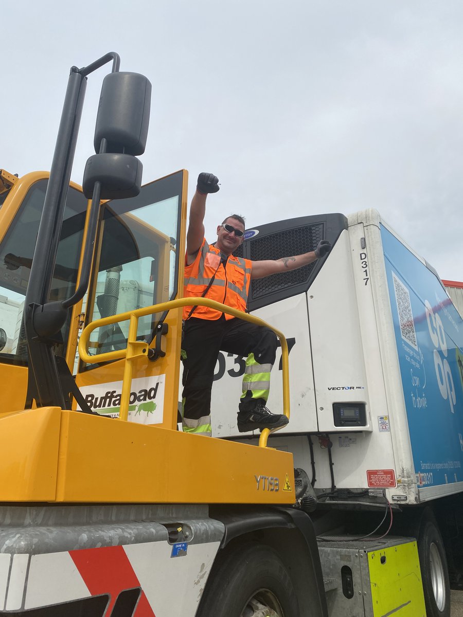 This is Jarek, Transport Shift Manager at Ellington. Usually to be seen striking a very similar pose on the top of a mountain!
Today he is doing some shunting. Always good to keep your skills fresh!

#busyfriday #shunter #tugs #yard #warehouse #logistics #worklife