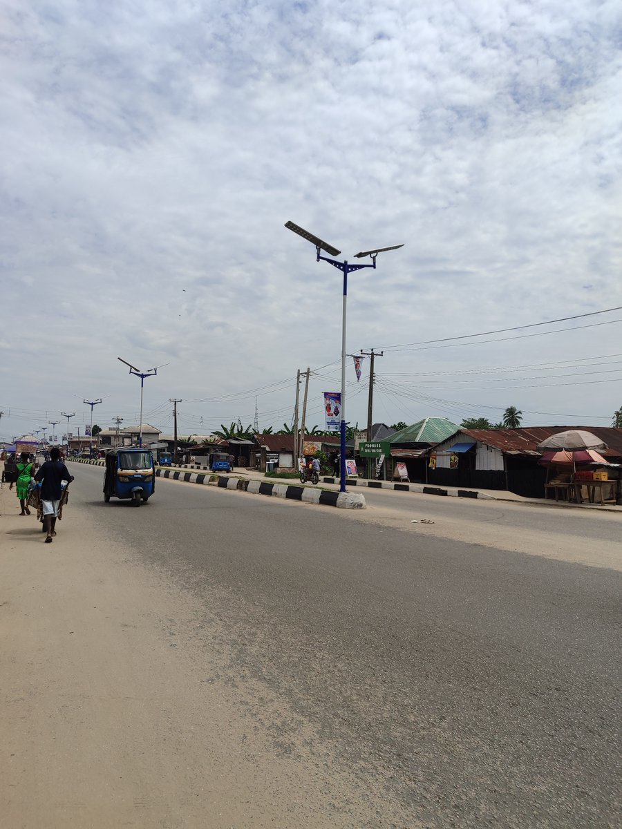TrackaNG's tweet photo. N50m was allocated to the Provision and Installation of Soalr Street Across Okpe/Sapele/Uvwie LGA, Delta in the 2024 FG Budget.

Over 300 streetlights have been installed along central Sapele road.
We will keep tracking to ensure quality work is done. https://t.co/FOgDQmqEbs