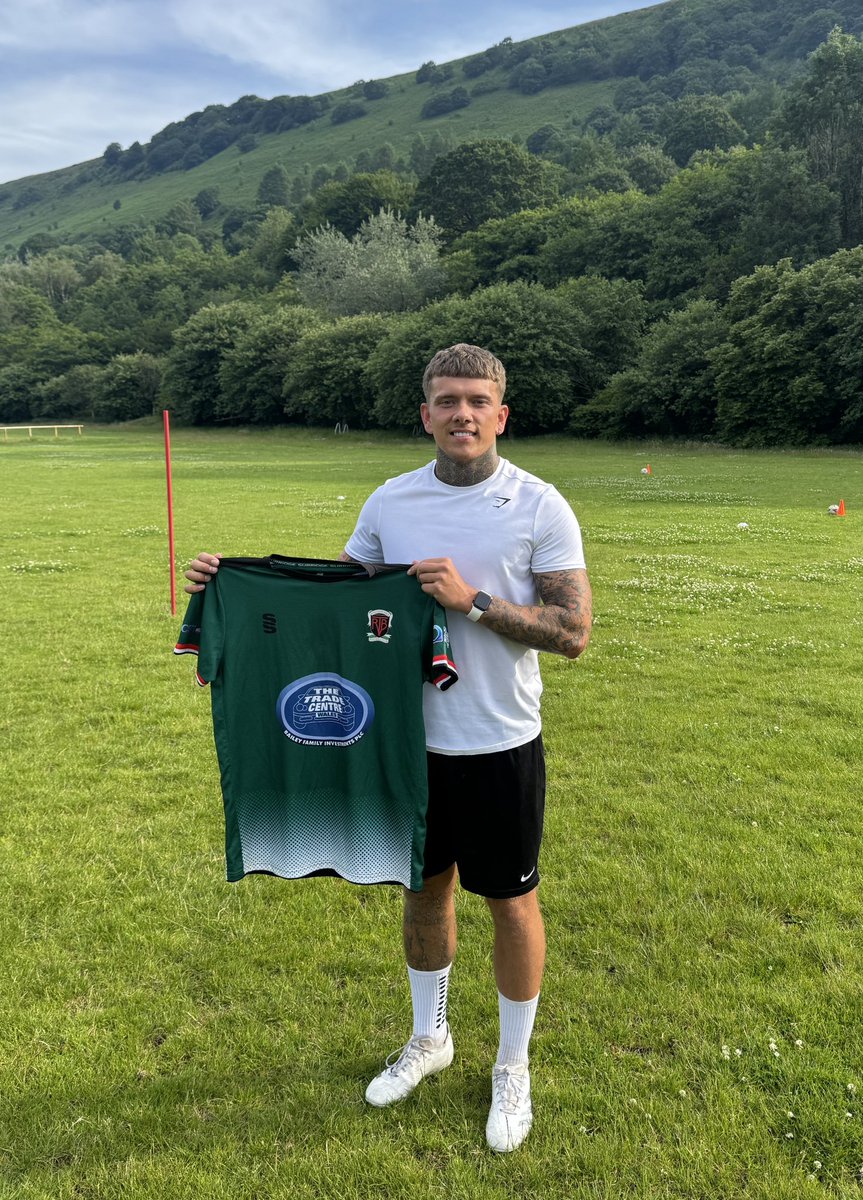 ✍🏼🚨| NEW SIGNING

We’re delighted to announce the signing of Tom Spruce.

A defenders nightmare. With his high energy, raw pace &amp; sheer determination to win football matches &amp; score goals, Tom promises to be a crucial player for us next season!

Welcome to RTB’s, Tom! 💚⚽️
