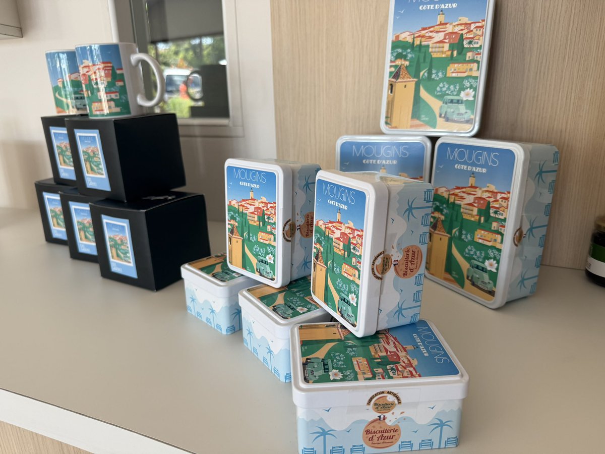 Alexandra BORCHIO FONTIMP (@alexndraborchio) on Twitter photo Présente à Mougins pour saluer les équipes de l’Office de Tourisme, sous la direction de Muriel Grandjean et en présence de l’élu en charge du tourisme Christophe Tourette, qui inaugurent leurs superbes nouveaux espaces aujourd’hui.
Bravo au maire <a href="/RichardGaly/">Richard Galy</a> ! Présente à Mougins pour saluer les équipes de l’Office de Tourisme, sous la direction de Muriel Grandjean et en présence de l’élu en charge du tourisme Christophe Tourette, qui inaugurent leurs superbes nouveaux espaces aujourd’hui.
Bravo au maire <a href="/RichardGaly/">Richard Galy</a> !
