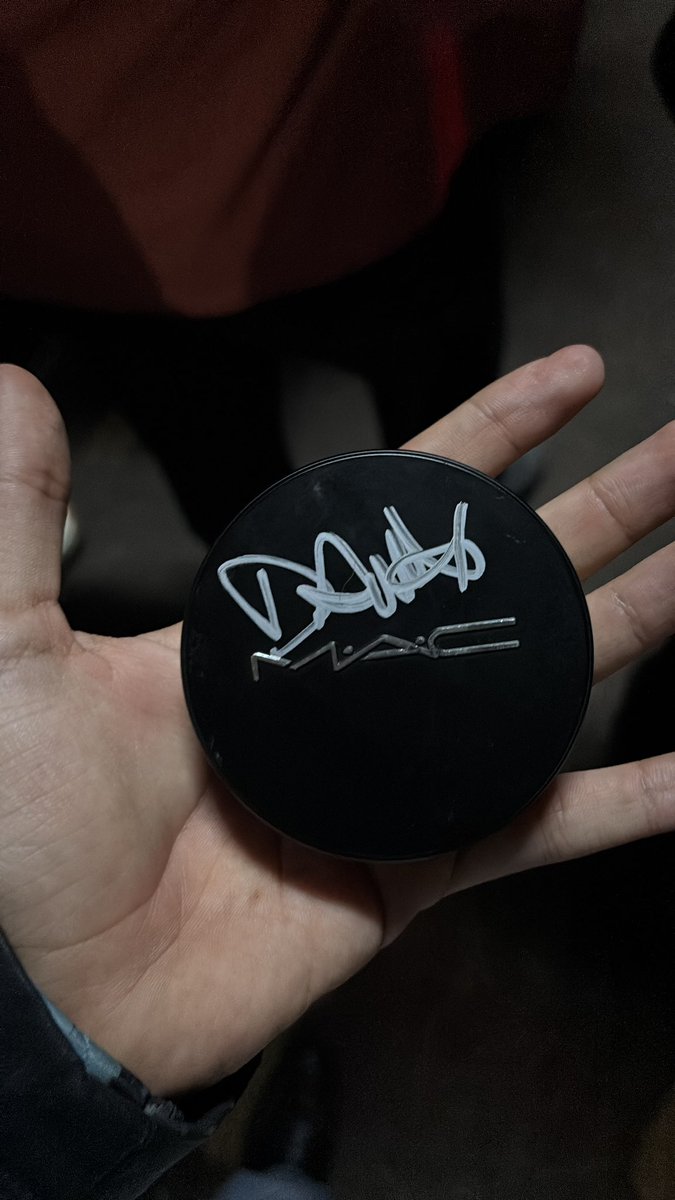 emmarreyes_'s tweet image. siempre es un abrazo al corazón compartir momentos contigo @dannajustdanna ✨💛 gracias @MACcosmetics por la oportunidad, eres pura luz dannita y la era que se viene va a estar ufff 🔥💛 
#MACStudioFix