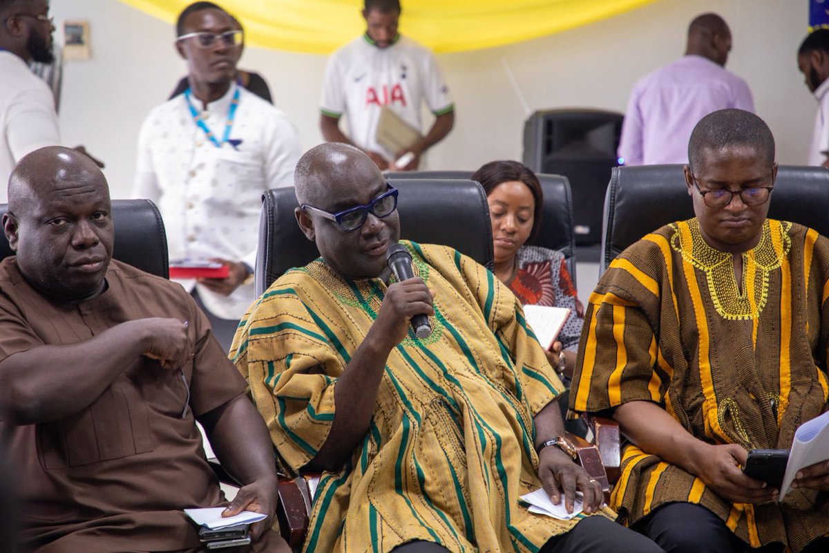 The Parliamentary Select Committee on Health has engaged the Board and Executive Committee Members of the FDA on critical matters of public health and safety.

This engagement is part of the Health Committee's working visit to the FDA.

#FDAGhana2025
#FDACommunications