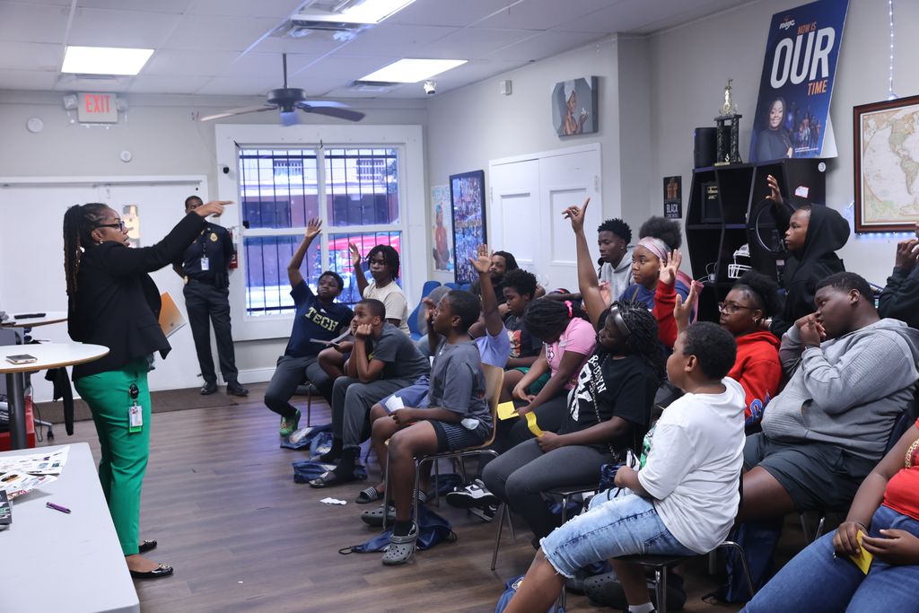 State Attorney Worrell visited the New Image Youth Center to discuss her role and the importance of wise decision-making. She also introduced "Your Future, Your Choice," a program promoting youth accountability and positive futures. Thanks to NIYC for nurturing future leaders.