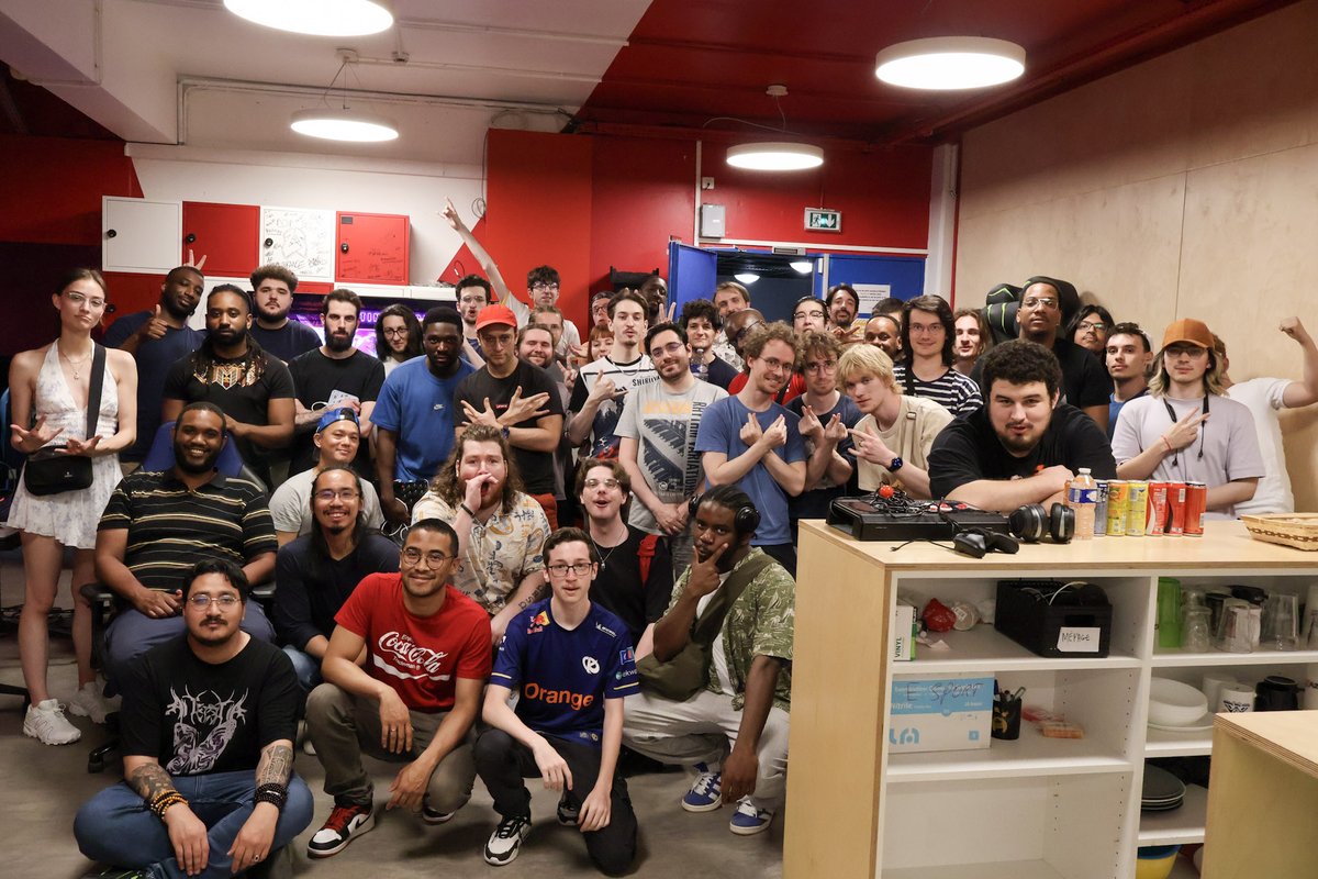 Encore un dojo de folie avec toujours de nouvelles têtes 
On a également eu le droit à la visite d'un joueur venu de très loin 

🥇Alphen
🥈JuniorLéo
🥉Beslem

A jeudi prochain 🔥🔥
#aboudojo