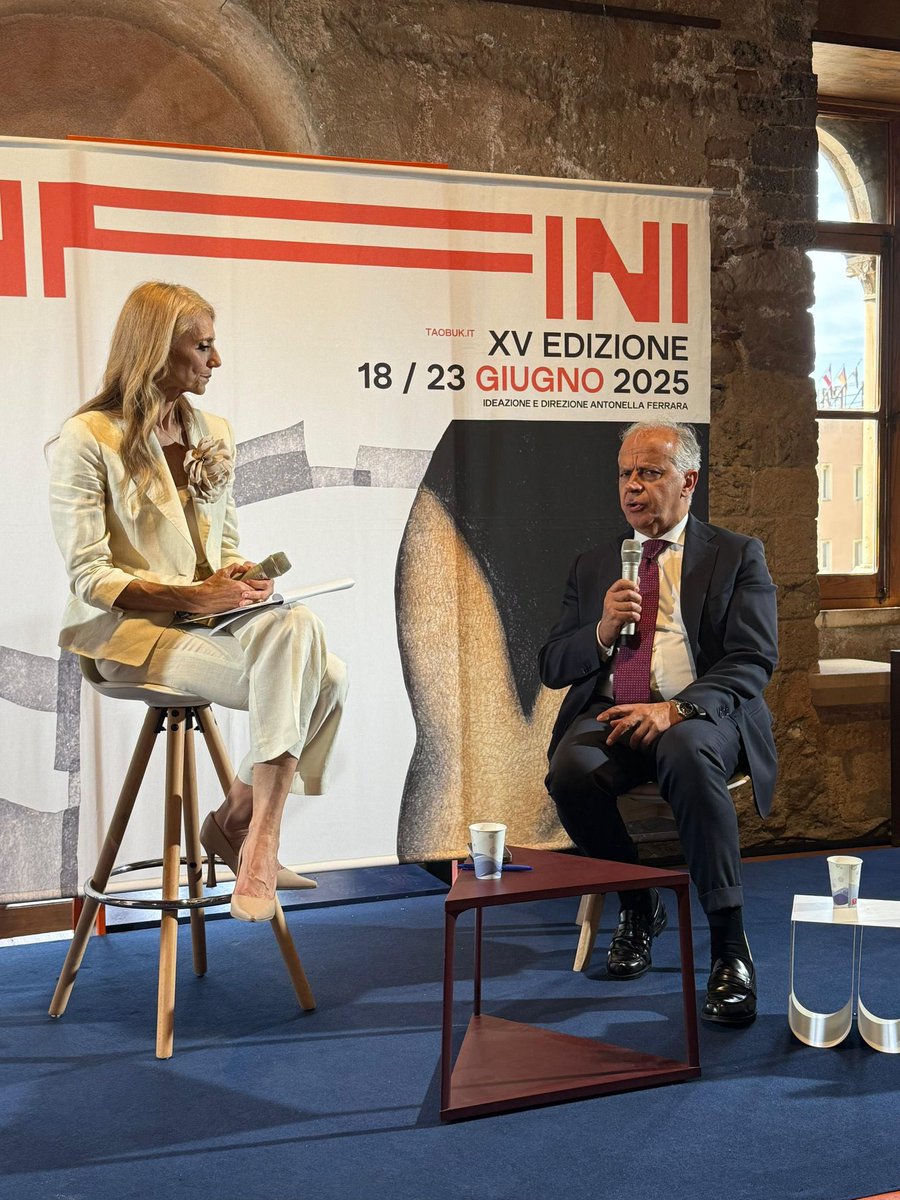 Sicurezza interna e delle nostre frontiere, il contrasto ai trafficanti di esseri umani e ai flussi migratori illegali, la delicata gestione della crisi libica: questi e tanti altri i temi affrontati nel corso del panel “Sicurezza e legalità alle frontiere dell’Europa”, al TaoBuk