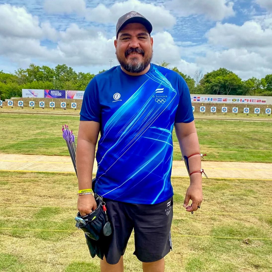 ¡PLAZA PARA SANTO DOMINGO 2026!🏹🇩🇴

Óscar Ticas, arquero del Team ESA, accedió a las semifinales de arco recurvo individual del torneo clasificatorio para los Juegos Centroamericanos y del Caribe Santo Domingo 2026 y selló su boleto a la justa regional y caribeña.

Óscar superó