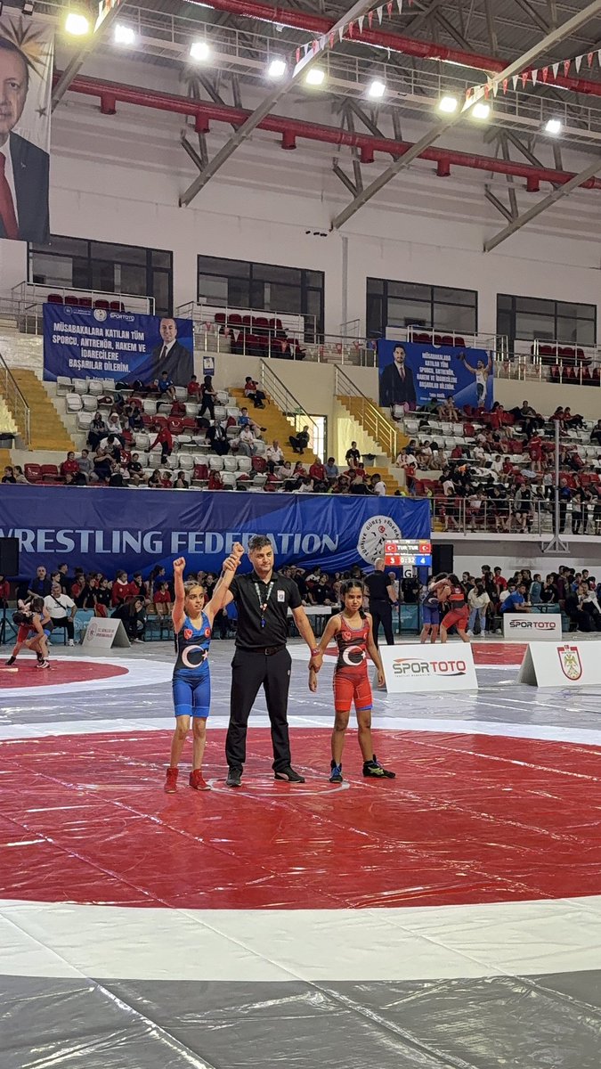 📌Gurseçilerimizden Üstün Başarı.🤼‍♀️🤼‍♂️
📌15-21 Haziran 2025 tarihleri arasında Sivas’ta düzenlenen ve 6300 sporcunun katıldığı U10-U14 Türkiye Güreş Şampiyonasına, serbest ve grekoromen stillerde sporcularımız;
1 altın, 1 gümüş ve 2 bronz madalya alma başarısı gösterdi.
🥇🥈🥉
