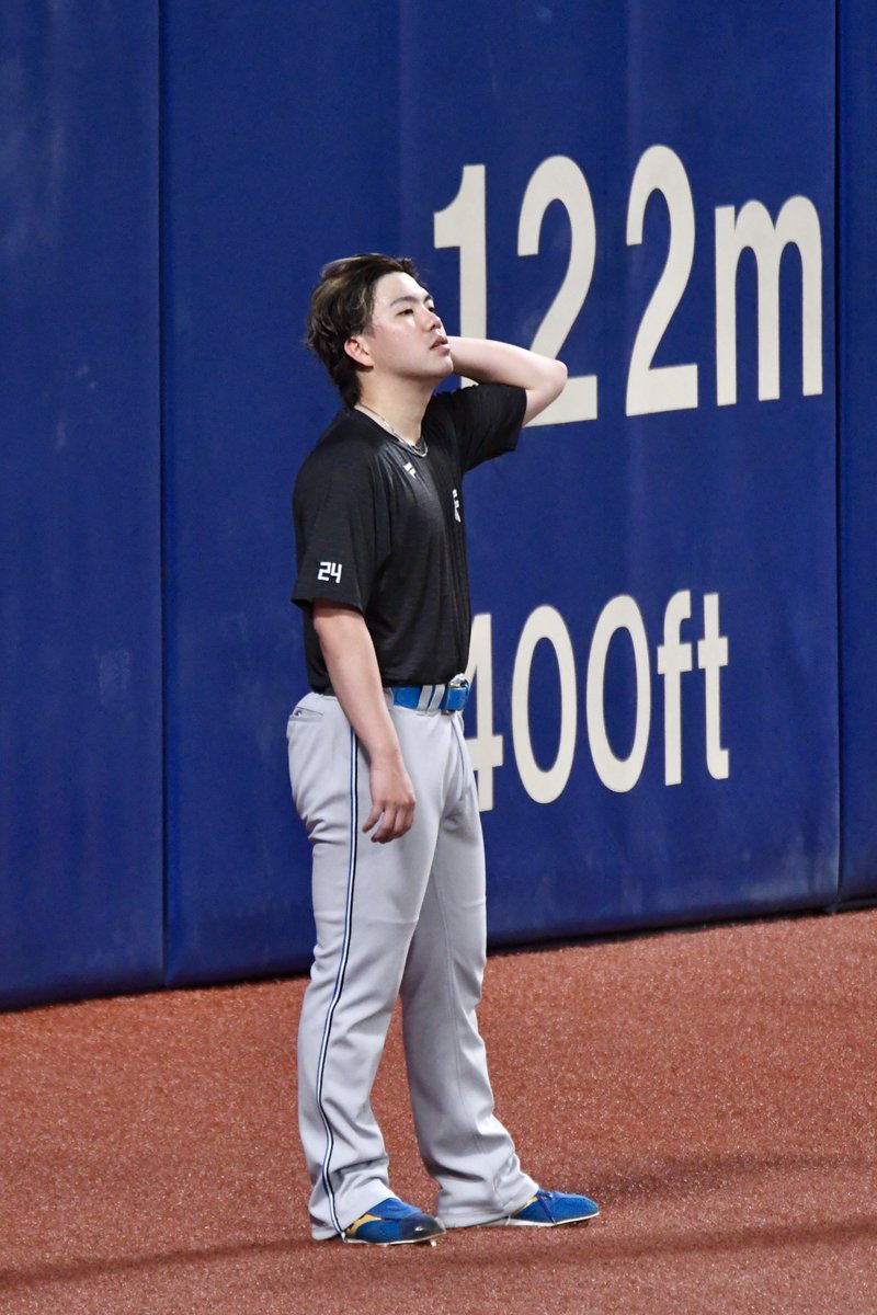 2025.06.20 バンテリンドーム

髪かきあげるの、かっこよすぎる…(˘•̥⧿•̥˘ )💘
とんでもなくかっこいい😭😭