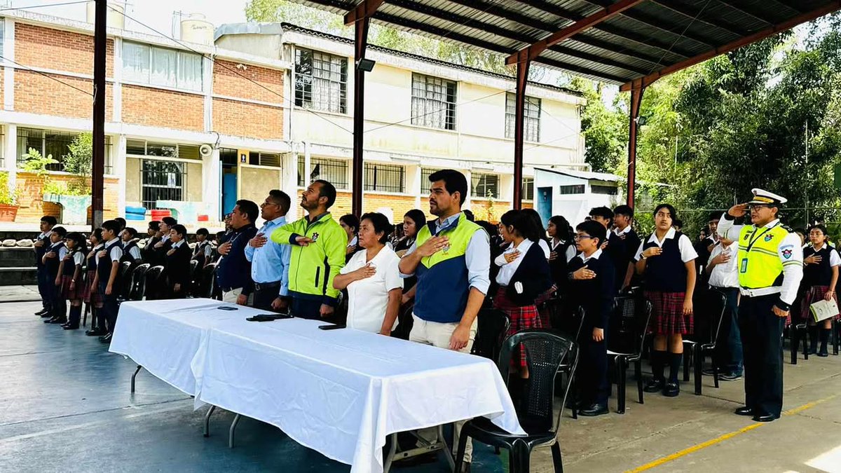 GREATProgram's tweet photo. Photos from the G.R.E.A.T. Middle School Program at Sagrada Familia  School, Zone 10. Instruction was led by Officers Verás and Pascual, and  Deputy Commissioner Gutiérrez. Congratulations to all the students and  instructors on their graduation! https://t.co/nNvAlhvQwk
