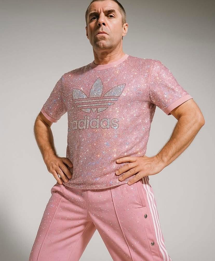 AlternativeMUFC's tweet image. Bands and musicians mature and change their image and style to reflect their growth and age over the years. A band touring or releasing music thirty years after they debuted will often have a very different image to what they did back in the day. Not these clowns though. They now…