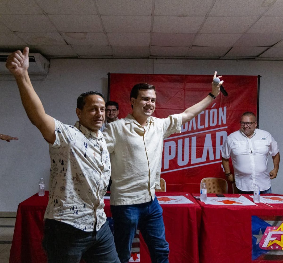 Desde Moca en el Conversatorio del ELA para invitar a todos los populares de Aguadilla y Moca a la celebración de nuestra Constitución el 25 de julio en Mayagüez junto al Presidente de nuestro partido, el Comisionado Residente Pablo José Hernández. Nuestro Alcalde de Moca, Efrain