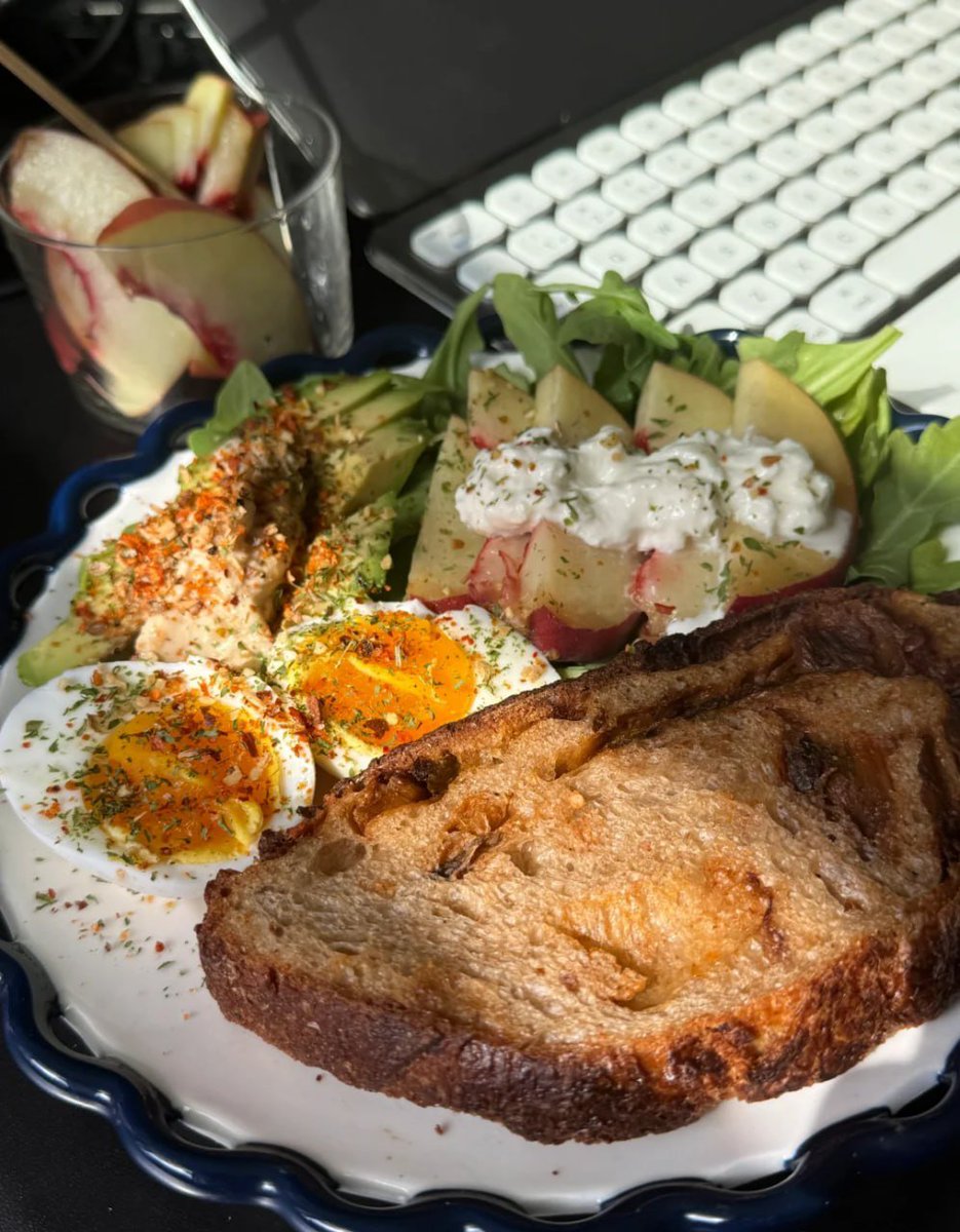 MDWoodruff's tweet photo. One of the best things about working from home is being able to truly soak in the morning. A mindful start and a nourishing breakfast are all I need to face a challenging day with energy and clarity https://t.co/zaoRlpwfws