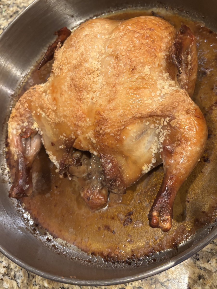 Heineken Tom (@theheinekentom) on Twitter photo Whole chicken, baked.
Sorry to those that only want spatchcock. Whole chicken, baked.
Sorry to those that only want spatchcock.