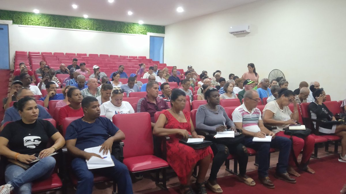 👉Con la presencia de Yohanis Ramos Pérez Primera Secretaria del Partido, José Ramón Cabrera Miranda Presidente de la Asamblea Municipal del Poder Popular #LosPalacios participamos en el  intercambio con los principales cuadros del territorio.