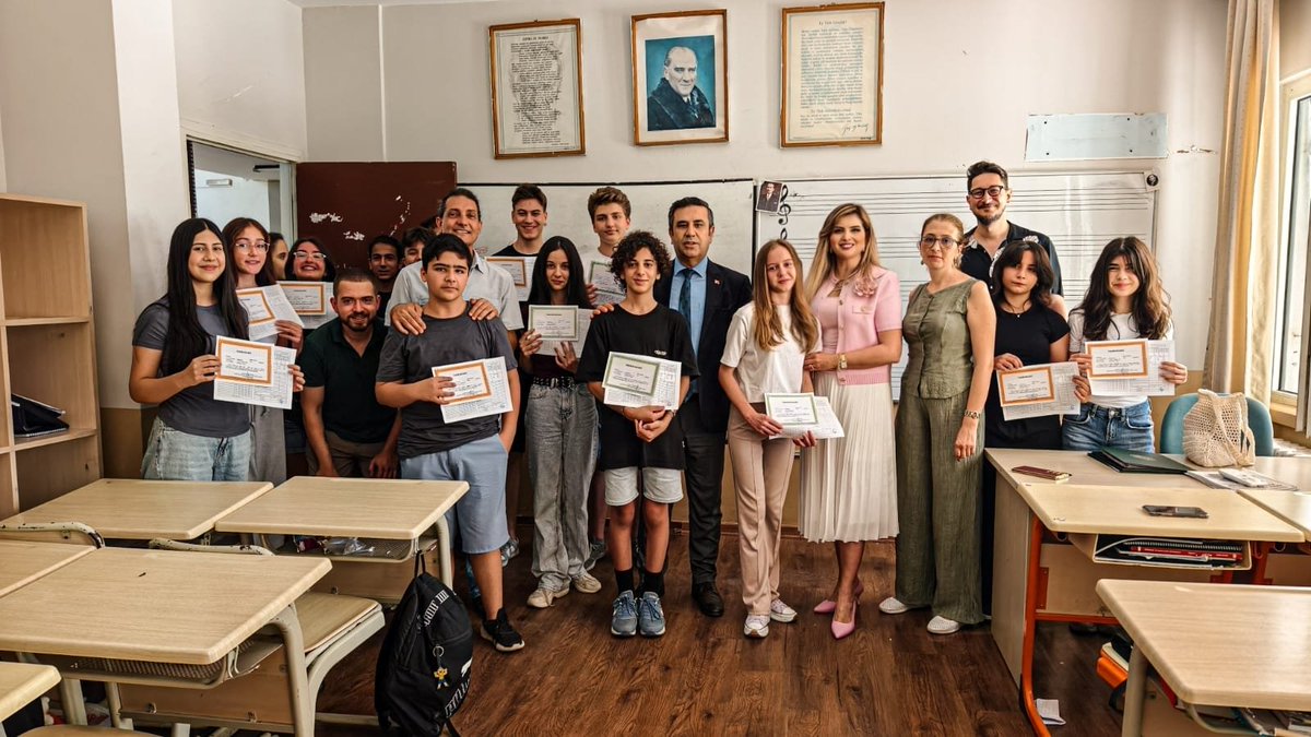 2024-2025 Bahar Dönemi Karnelerimiz, MEB Yüksek Öğretim Eğitim Hizmetleri Şube Müdürü Sn.Erdal Denge tarafından öğrencilerimize teslim edildi. Yıl boyunca birçok çaba harcayan öğrencilerimize iyi tatiller dileriz 🎶❤️