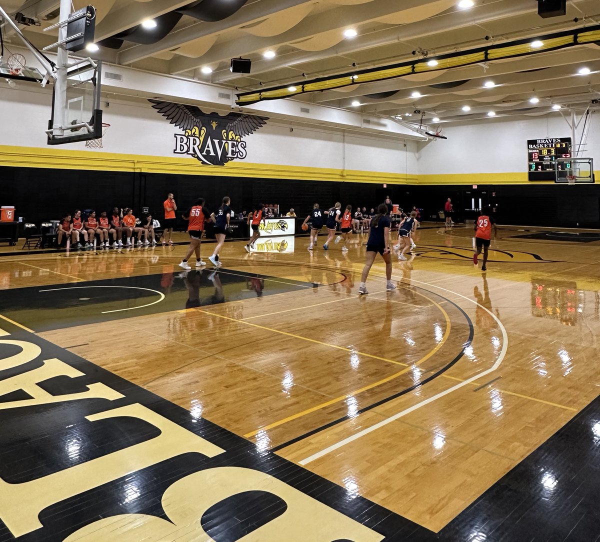 Black Hawk College WBBall (@bhcwbb) on Twitter photo Summer Hoops at The Hawk
Game 1: <a href="/PVGBB/">Pleasant Valley Girls Basketball</a> vs <a href="/UTPanthers_GBB/">United Township Lady Panther Basketball</a>
#HCTB | #EveryDayBraves Summer Hoops at The Hawk
Game 1: <a href="/PVGBB/">Pleasant Valley Girls Basketball</a> vs <a href="/UTPanthers_GBB/">United Township Lady Panther Basketball</a>
#HCTB | #EveryDayBraves
