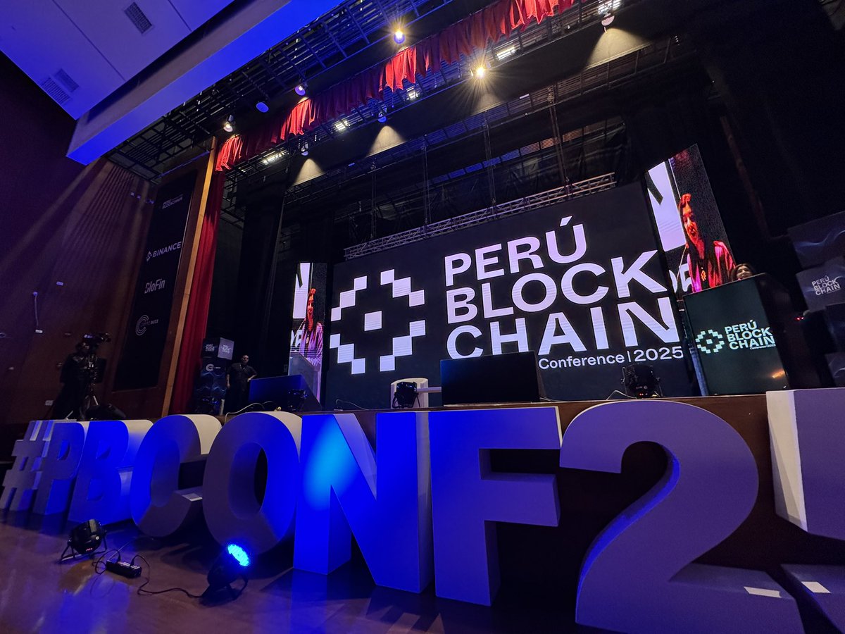 First day at the Peru Blockchain Conference. 🇵🇪 

Input Output Global and Lace are present. 

🔴🟠