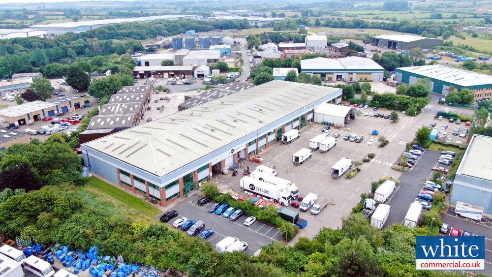 Now Available: Unit 3 Network 11, Banbury - 12,974 sq ft quality industrial/warehouse Unit . #Banbury #ToLet #Industrial #IndustrialLogistics #WhiteCommercial whitecommercial.search-prop.com/properties/303…