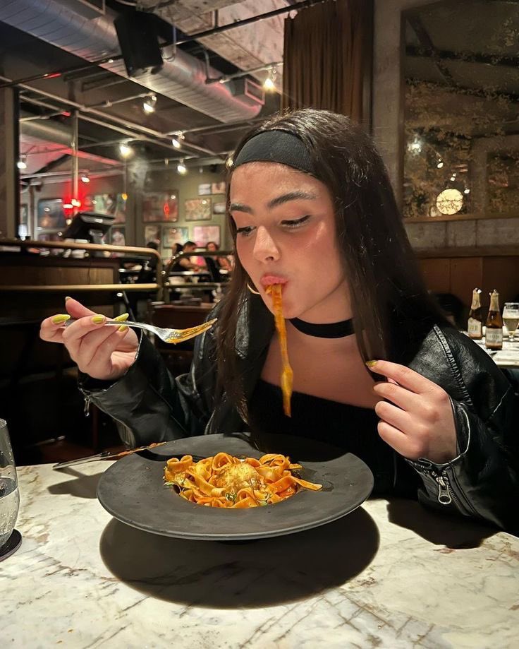 bctdaluisa's tweet photo. ⠀⠀⠀⠀
⠀⠀⠀⠀    ───   ٬  updαte on feed ׁ
⠀⠀⠀    ﹫ leocαvαlcαnte on 𝗶𝗻𝘀𝘁𝗮𝗴𝗿𝗮𝗺.
⠀⠀⠀
maria luísa fazendo o que ela mais ama e eu admirando ela https://t.co/I4FqEb3Kay