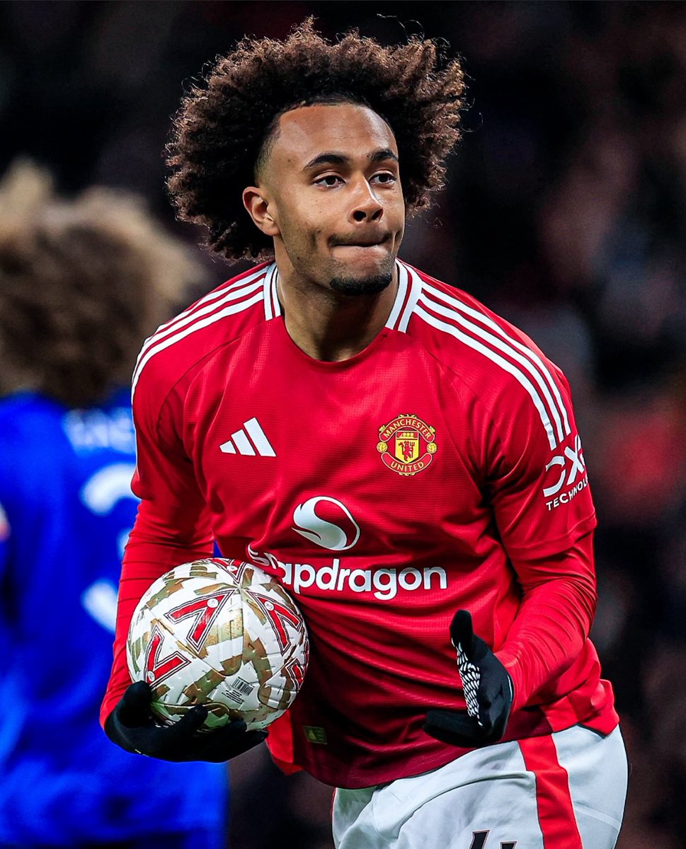 centredevils's tweet image. 🚨🚨🎙️| Joshua Zirkzee on Kobbie Mainoo copying his celebration for his goal against Lyon:

&quot;For Kobbie Mainoo to do that for me, it just shows the love he has for his teammate.

&quot;You know, Kobbie is a great, great player, and I didn&apos;t expect him to do it. I hate to say it, but…