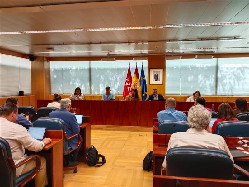 Save the Children Es (@savechildrenes) on Twitter photo Algo más de 2 de cada 10 hogares con niños y niñas a cargo en la Comunidad de Madrid se encuentran en situación de pobreza laboral. Algo más de 2 de cada 10 hogares con niños y niñas a cargo en la Comunidad de Madrid se encuentran en situación de pobreza laboral.