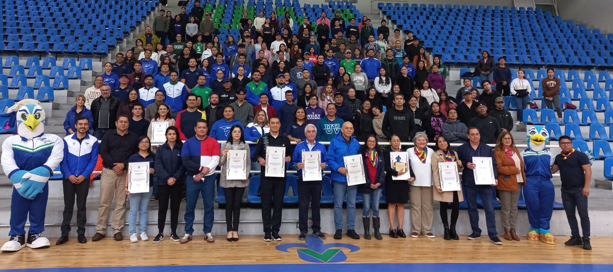 DeporteUV's tweet photo. #LoLeíEnUniverso

En el marco del programa “Con orgullo ama quien eres”, la @UVeracruzanaMx, a través de #DADUV, la @UGE_UV y el @OIG_UV, realizó la Primera Jornada Deportiva por la Diversidad.

Detalles en:  https://t.co/uujdoFVfnl

#UV_Diversa #HalconesUV https://t.co/sDSYIz8F6T