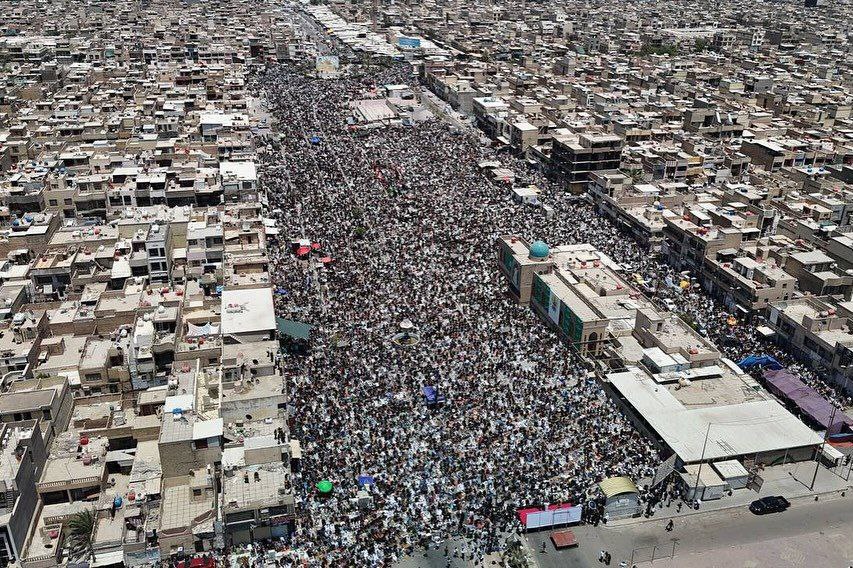 حمایت ملت عراق از نیروهای ارتش و ســپاه ایران 
 
#لبیک_یا_خامنه_ای 
#جانم_فدای_ایران 
#هادر_ایرانم