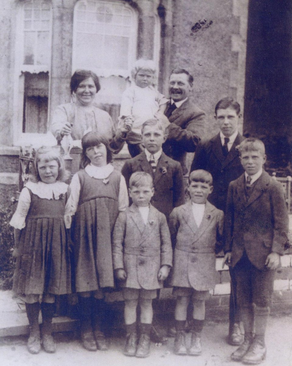 Bertha and Charles (Carlo) Deschoolmeester and their children, originally from Ostend in Belgium. 

They arrived in West Wales as refugees in December 1914. Initially, they were hosted in Llanegwad, but later they relocated to Abergwili in Carmarthenshire.

After the war, they