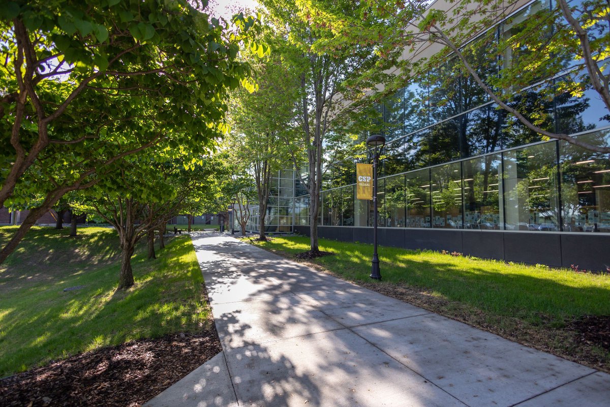 Summers on our St. Paul campus &gt;&gt;&gt;&gt;&gt; 🐻 📸 🕶️ ☀️ #GoGoldenBears #GB4L